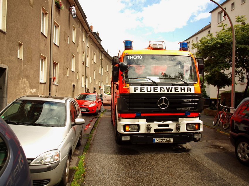 Feuerwehrmann verunglueckt Köln Kalk P07.JPG